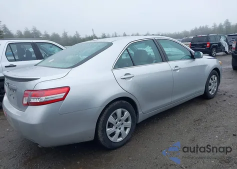 2011 Toyota Camry z USA, uszkodzony, nr VIN 4T1BF3EK3BU676288